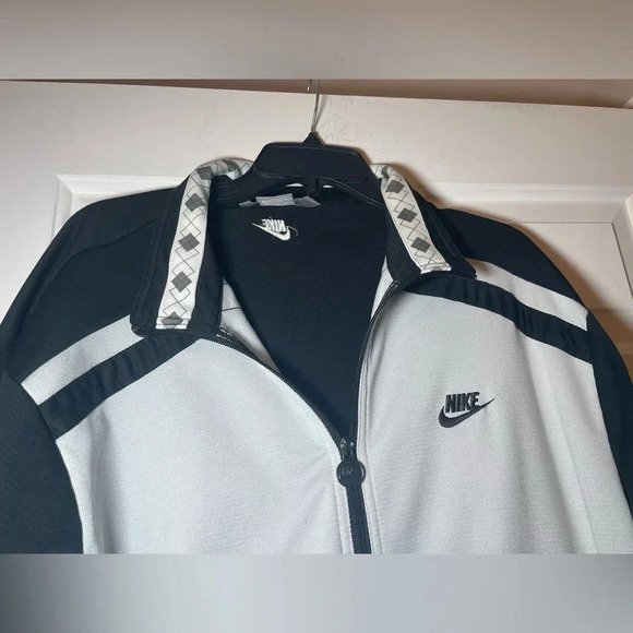 Nike Men’s Athletic Jacket Black & Light Gray Size Large Track Full Zip - Picture 5 of 10